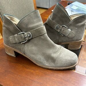 Stuart Weitzman taupe suedes buckle bootie size 10